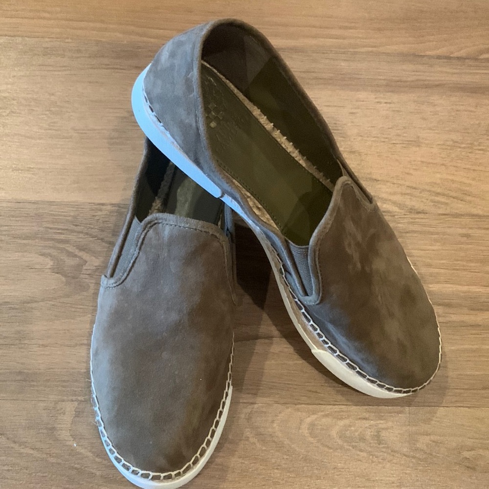 Vince Camuto Hunter green suede slip on sneakers